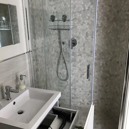Stunning 300mt By The Sea Dei Marmi Форте-деи-Марми