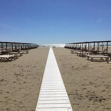 Stunning 300mt By The Sea Dei Marmi Apartmán Forte dei Marmi