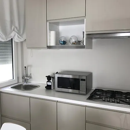 Stunning 300mt By The Sea Dei Marmi * Форте-деи-Марми
