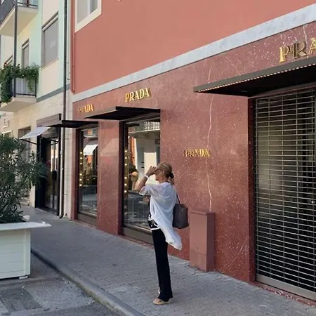 Апартаменты Stunning 300mt By The Sea Dei Marmi Форте-деи-Марми
